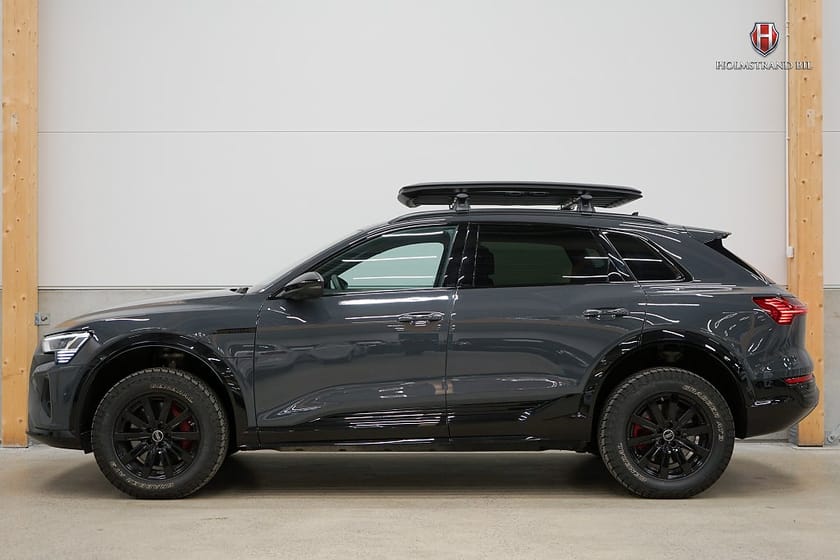 Bild 1 av Audi Q8 55 e-tron quattro EDITION DAKAR Pano B&O 3D HUD UNIK