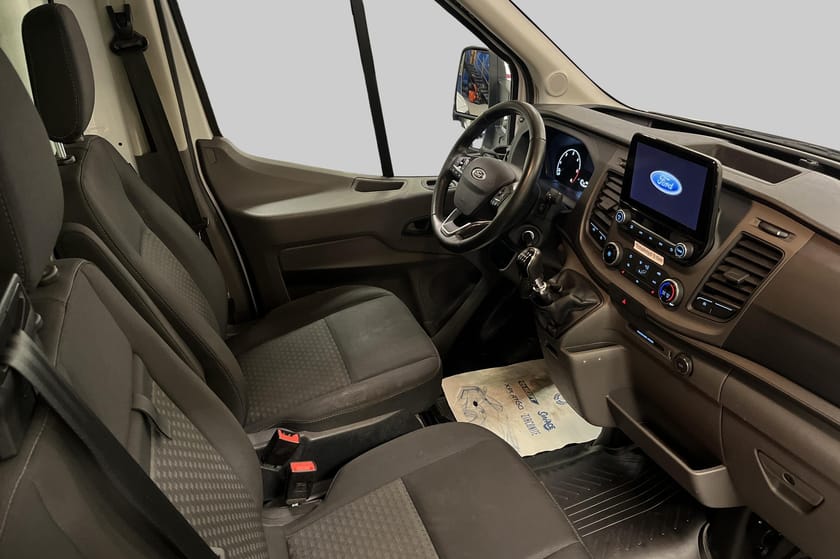 Bild 4 av Ford Transit 350 Chassi Cab L4 2,0 TDCi Volymskåp, Bakgavellyft + värme skåp