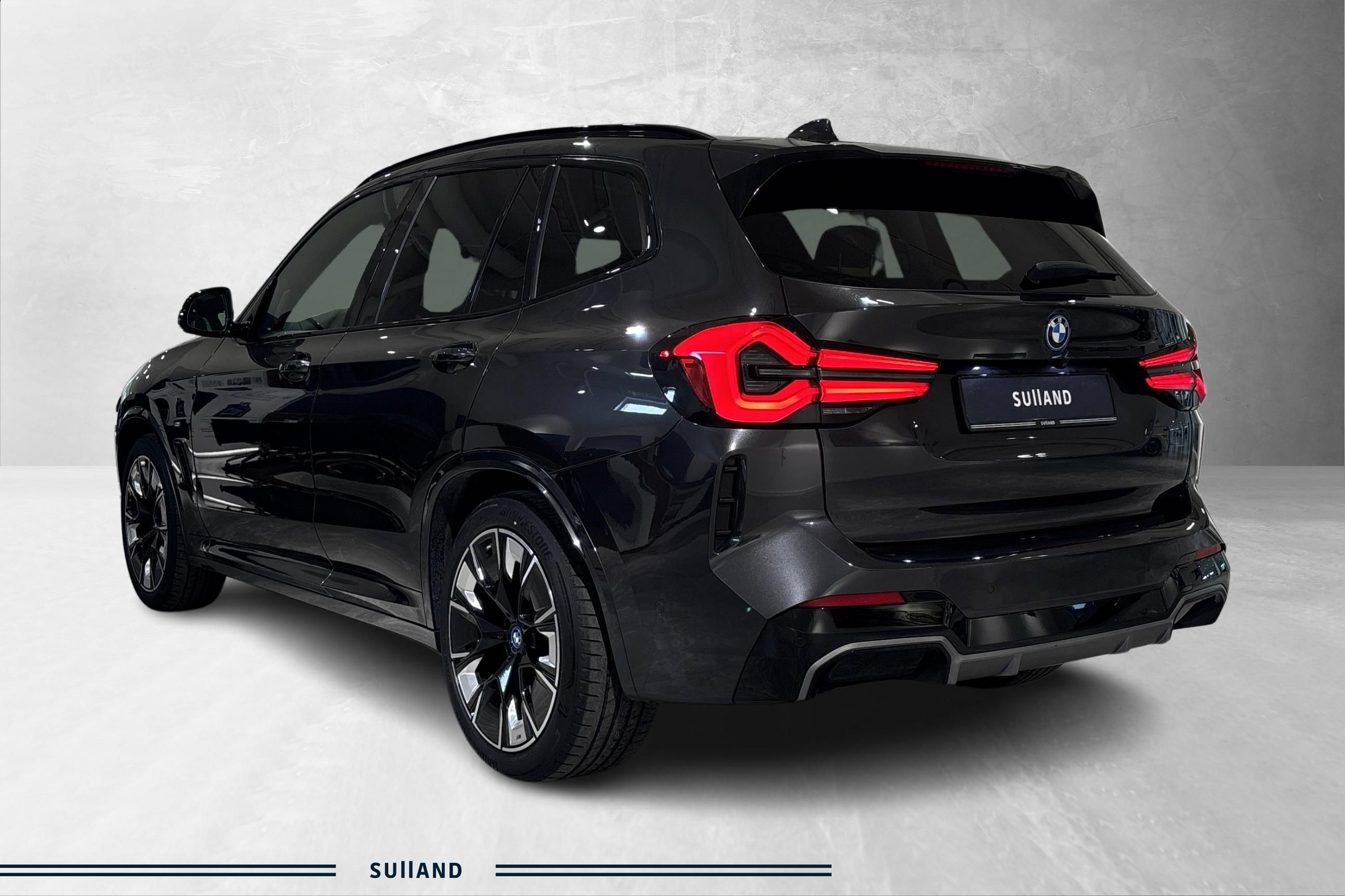 Thumnail bilde 2 av BMW iX3