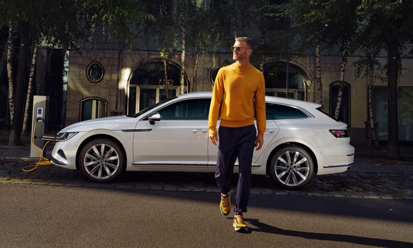 Arteon Shooting Brake laddhybrid. bakgrundsbild