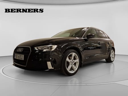 Audi A3 Sportback TDI Quattro / Drag / Värmare / Svart innertak /