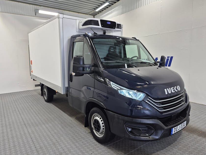 Bild 3 av Iveco Daily 35-140 Chassi Cab Kylbil med Påbyggt Skåp o Dörrar Nattkyla 2.3 JTD 136HK A