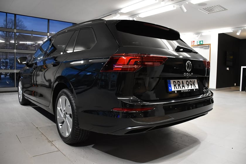 Bild 4 av Volkswagen Golf Sportscombi AFTÉN BIL PRIVATLEASINGKAMPANJ  3995kr/mån*