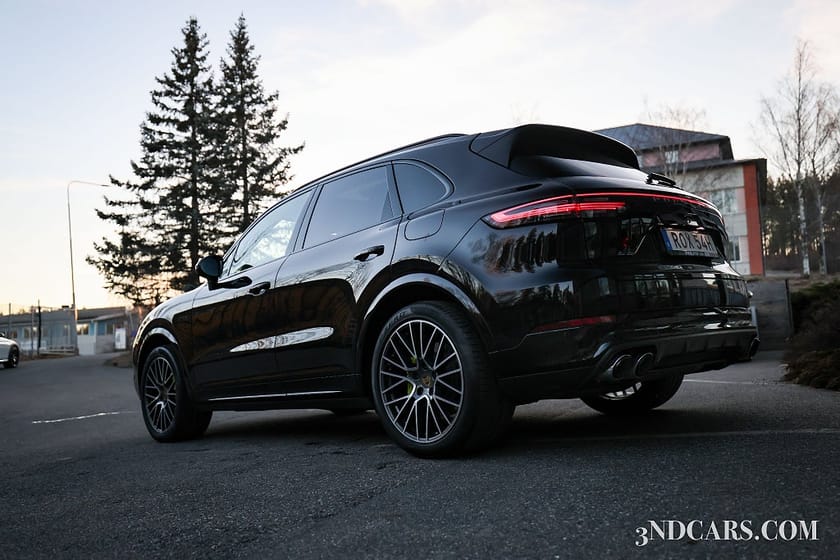 Bild 2 av Porsche Cayenne E-Hybrid 21" Bose Pano Drag Se Spec!