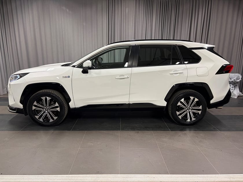 Bild 2 av Toyota RAV4 Plug-in Hybrid E-CVT X EDITION Dragkrok Vinterhjul