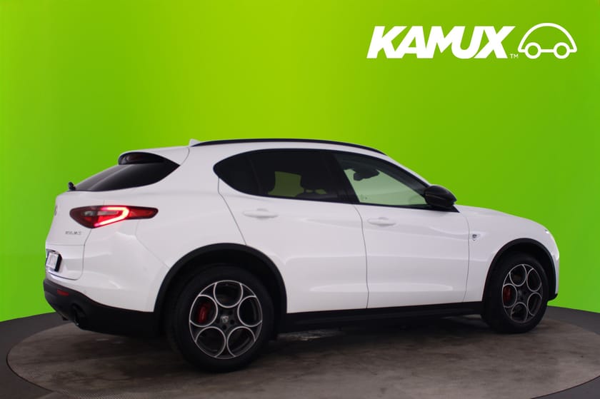 Bild 2 av Alfa Romeo Stelvio 2.2 JTD 16V Q4 Super 210hk B-Kam GPS Drag Skinn Elstol Keyless