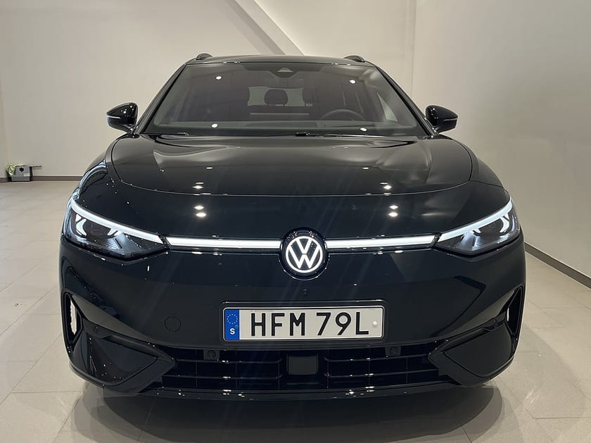 Bild 2 av Volkswagen ID.7 Pro S Tourer | LAGERBIL | V-hjul | Takbox + Bågar