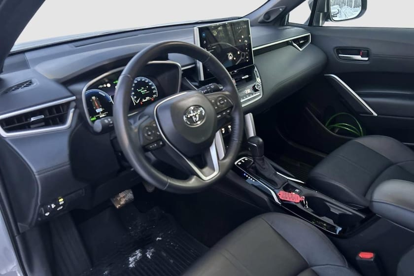 Bild 4 av Toyota Corolla Cross Hybrid AWD-i 2,0 EXECUTIVE SKINNKLÄ