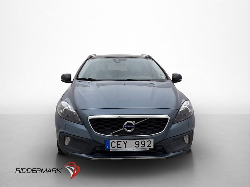 Bild 2 av Volvo V40 Cross Country T4 AWD Summum Pano Drag Skinn