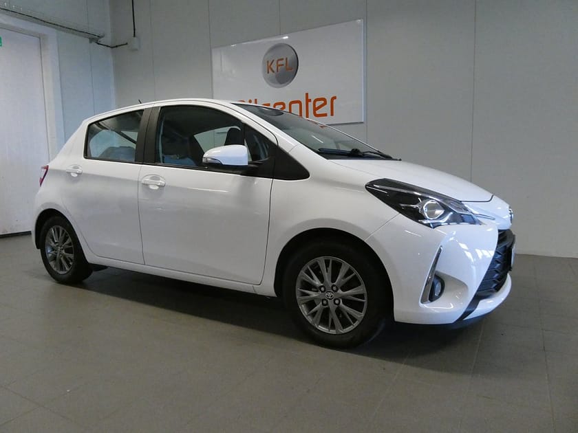 Bild 5 av Toyota Yaris 5-dörrar 1.5 VVT-iE Backkamera-Dubbdäck-Nyservad