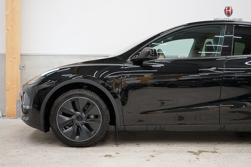 Bild 5 av Tesla Model Y Long Range AWD 514hk Drag Värmepump Rattvärme MOMS