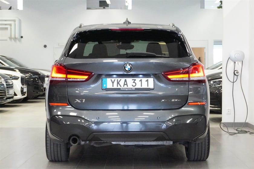 Bild 4 av BMW X1 xDrive25e M Sport Connected Parking Kamera HiFi