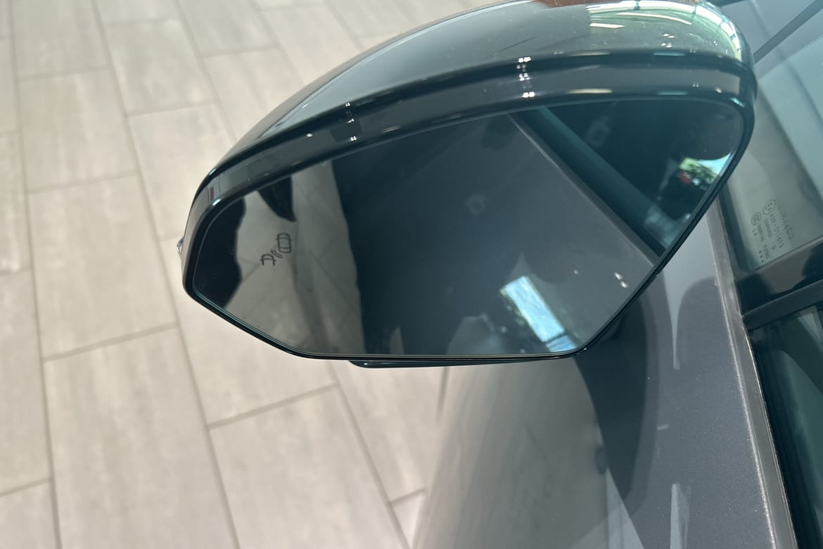 Lynk & Co 02 EV 66 kWh, 272hp, 2025