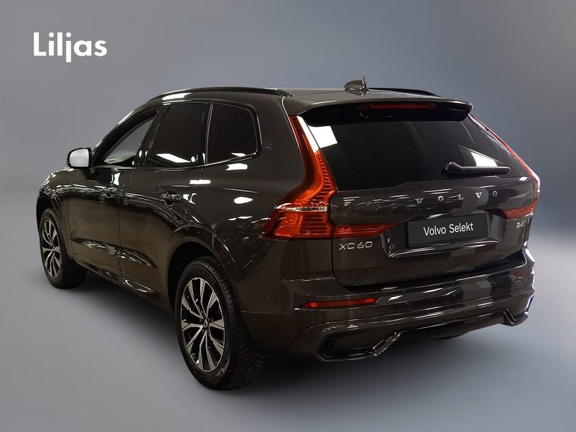 Bild 4 av Volvo XC60 B4 AWD Diesel Plus Dark//Dragkrok//