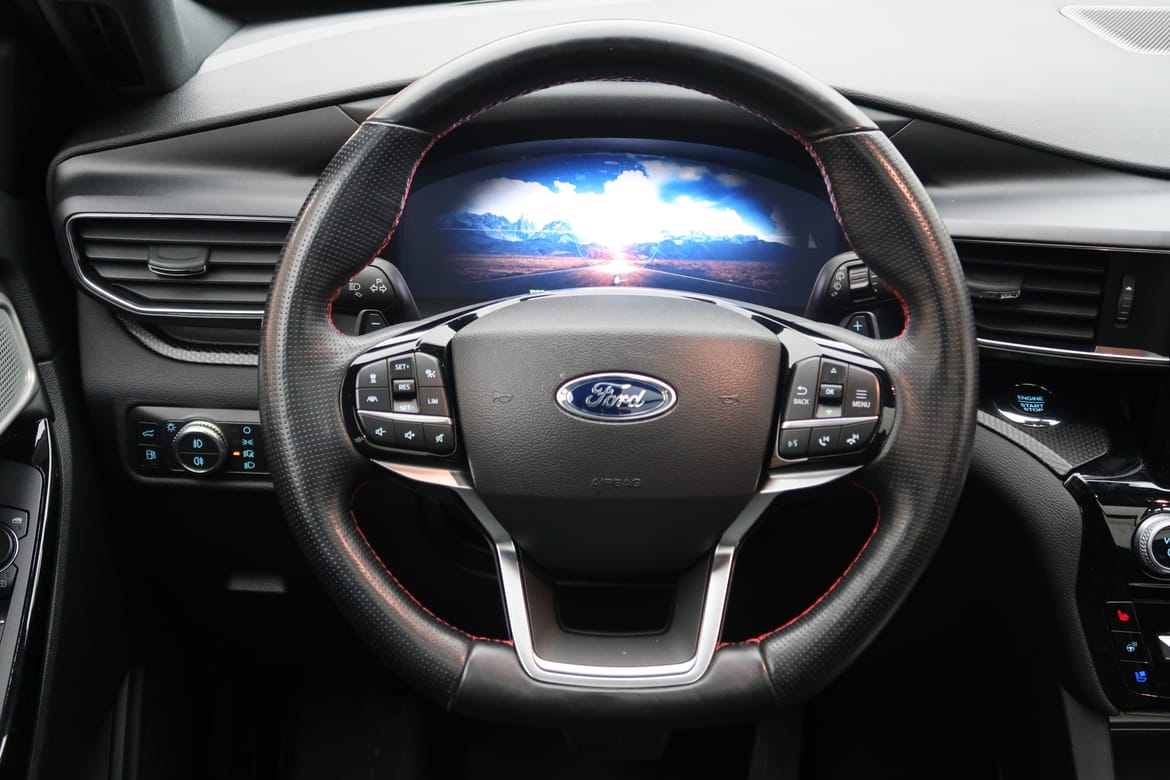 Ford Explorer 2021 - miniatyr 9
