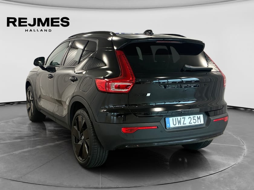 Bild 2 av Volvo EX40 Twin Motor Performance M Ultra Black Edt | Dragkrok |