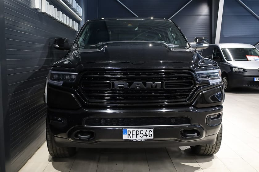 Bild 2 av RAM 1500 Crew Cab Dodge Limited Night 5.7 V8 Hemi 395hk Flaklock/SoV-hjul