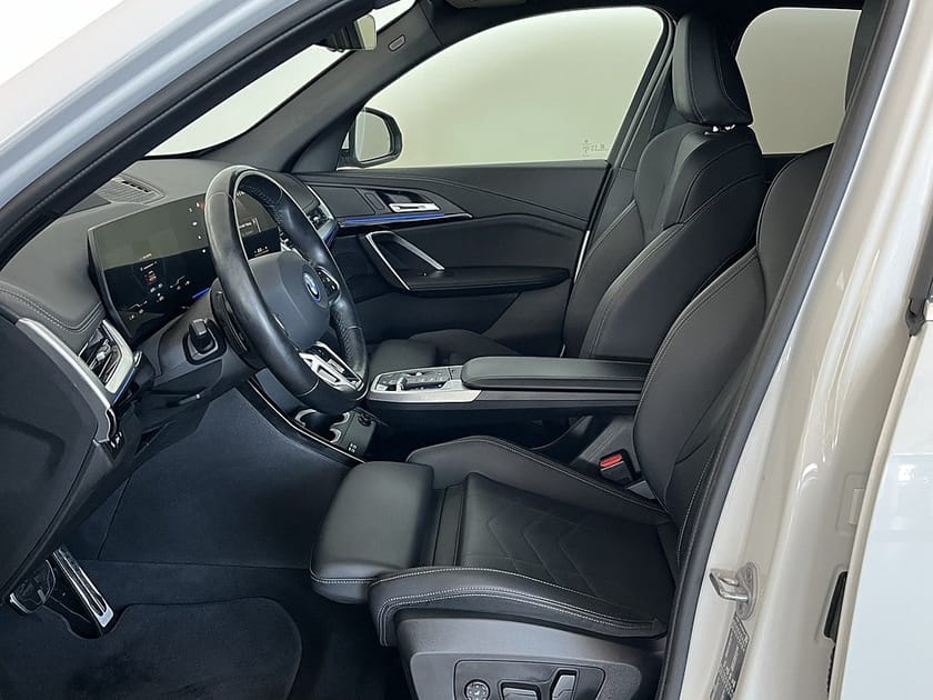 Bild 5 av BMW iX1 xDrive30 4,95 ränta M Sport Dragkrok Rattvärme