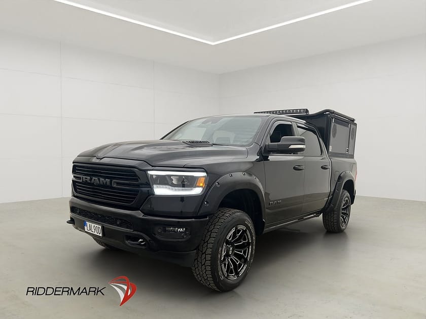 Bild 1 av RAM 1500 Crew Cab Dodge Laramie Night 4x4 HUNDKÅPA Carven Pano MOMS