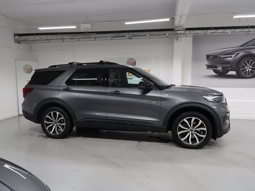 Bild 4 av Ford Explorer Plug-In Hybrid *JANUARIREA* 7-sits AWD ST-Line V-Däck ingår 360°