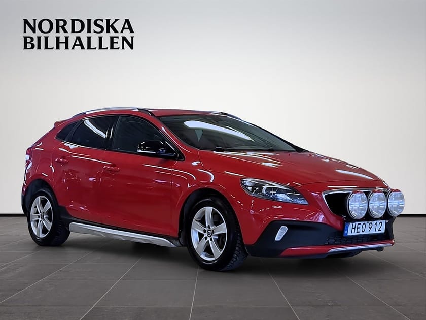 Bild 1 av Volvo V40 Cross Country T4 AWD Geartronic Momentum Värmare Dragkrok Bluetooth