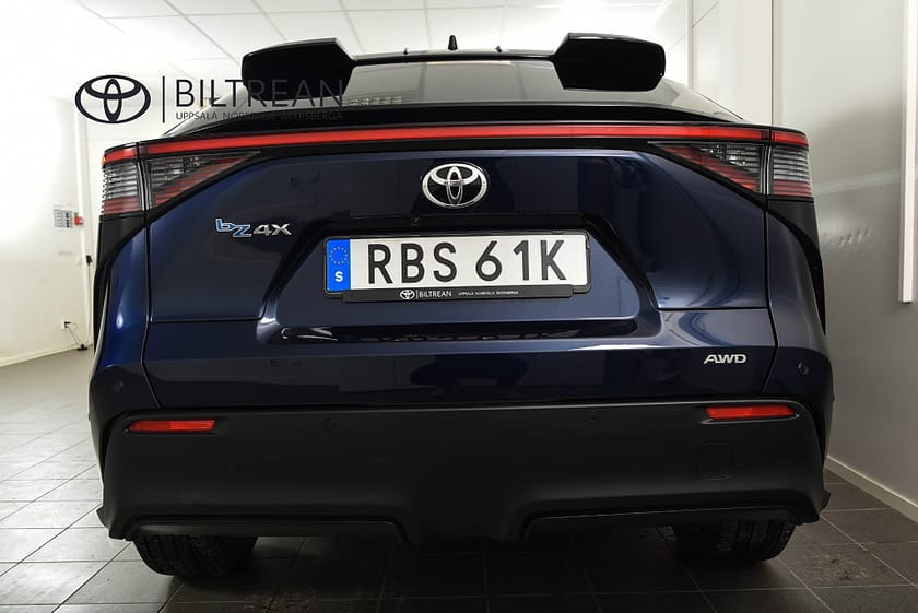 Bild 4 av Toyota bZ4X 71.4 kWh AWD EXECUTIVE 20 JBL PANORAMAGLASTAK BI-TONE