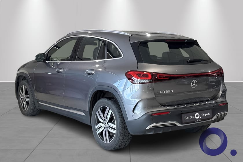 Bilde 3 av Mercedes-Benz EQA 250 AMG, Skinn, Adaptiv cruise, MBUX, Distronic