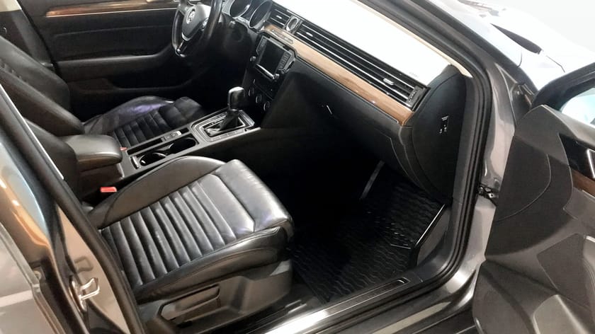 Bild 3 av Volkswagen Passat Sedan 2.0 TDI 4Motion DSG 190hk Executive Drag