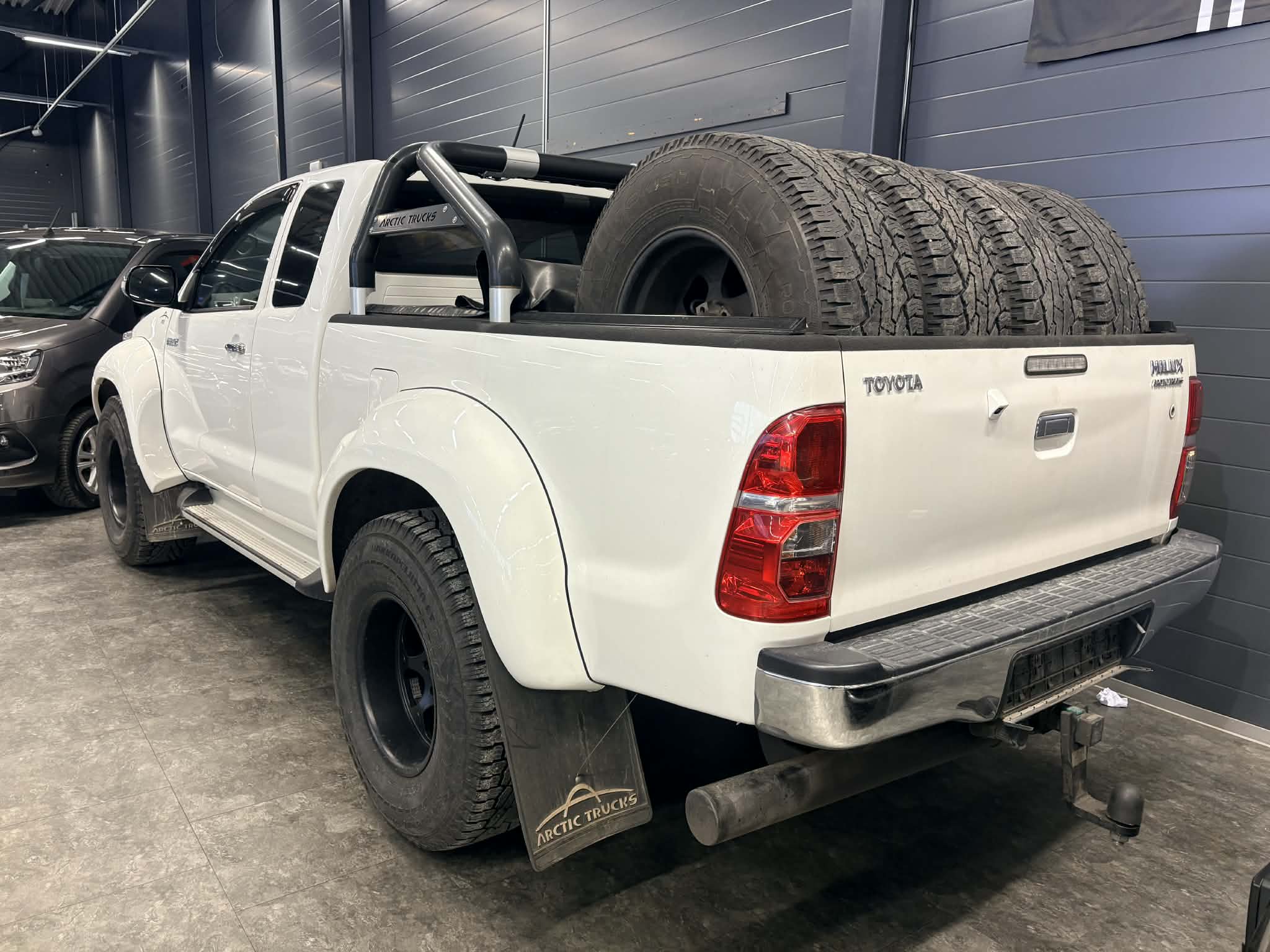 Thumnail bilde 2 av Toyota Hilux Extra Cab