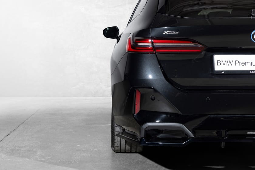 Bilde 4 av BMW 550e xDrive Touring Touring, M Sport PRO, B/W, H-feste, BSI