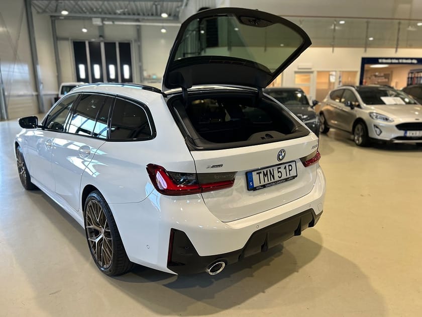 Bild 5 av BMW 330e xDrive Touring Steptronic M Sport/Dragkrok /HUD/360kam