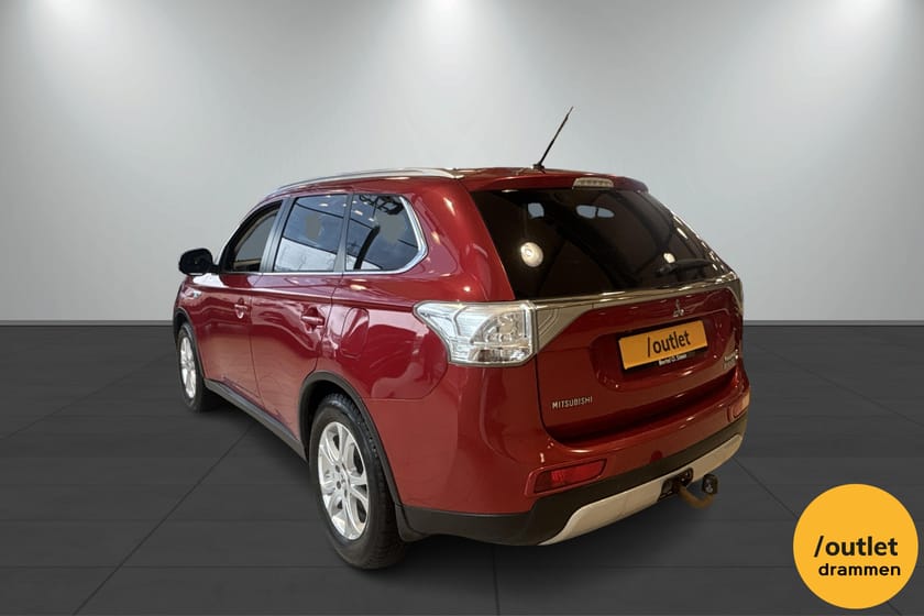 Bilde 3 av Mitsubishi Outlander PHEV INSTYLE+ /PHEV / Skinn / Rockford / Hengerfeste /