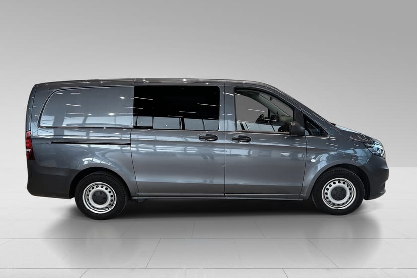 Bilde 4 av Mercedes-Benz Vito 111 CDI 2.8t LAV KM./LANG/114HK/MANUELL/3-SETER/KROK/BLUETOOTH/S+V