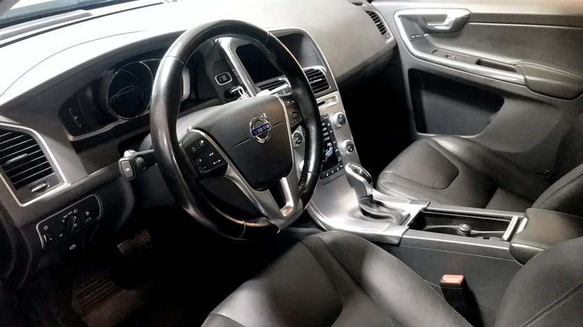 Bild 4 av Volvo XC60 D4 Classic Summum AWD 190 Hk Drag