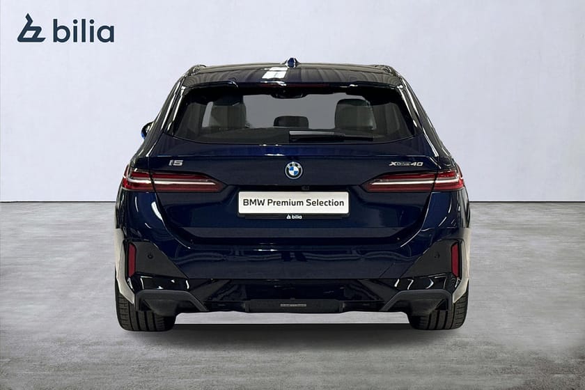 Bild 4 av BMW i5 xDrive40 Touring xDrive 40 M-Sport | DEMOBIL | Drag | H&K