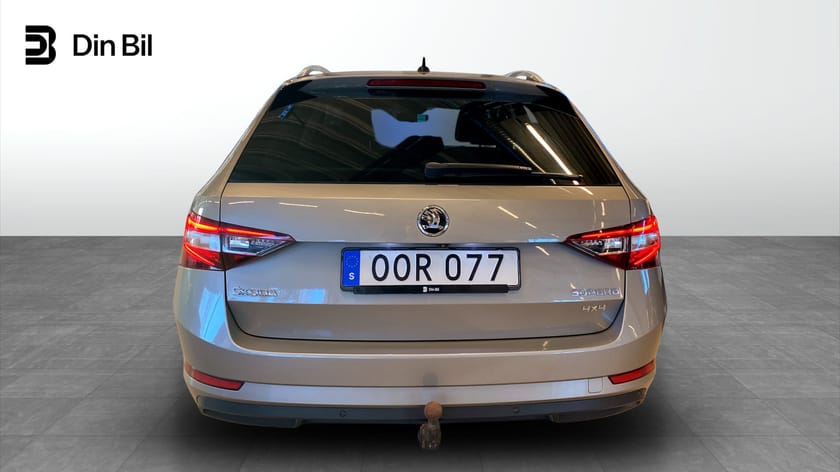 Bild 5 av Škoda Superb Kombi 2.0 TDi 4X4 L&K Värmare Drag Skinn 190HK