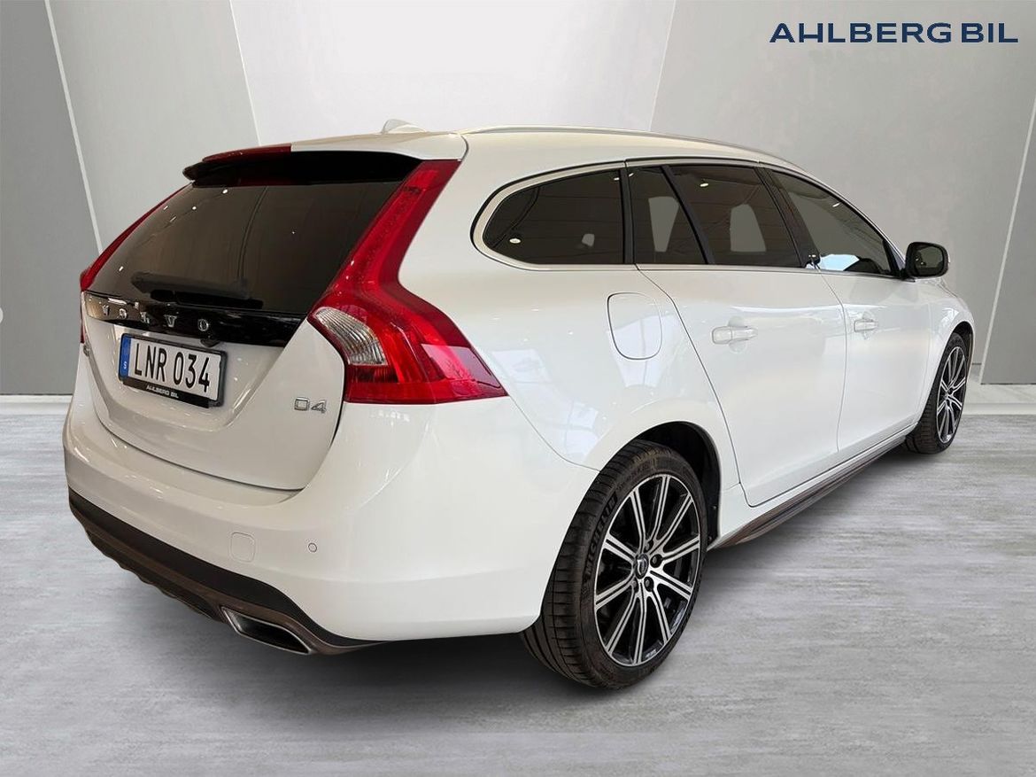 Volvo V60 2015 - miniatyr 13