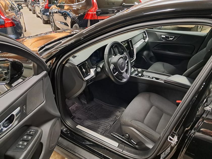 Bild 2 av Volvo V60 Cross Country B4 MILDHYBRID AWD 197HK 4x4 Advanced