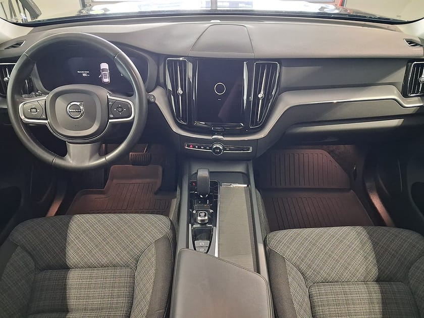 Bild 5 av Volvo XC60 T6 Recharge Core Edition plug in AWD 350HK Panorama