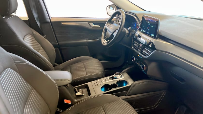Bild 3 av Ford Kuga Plug-In Hybrid TITANIUM 2.5 FWD 225HK CVT