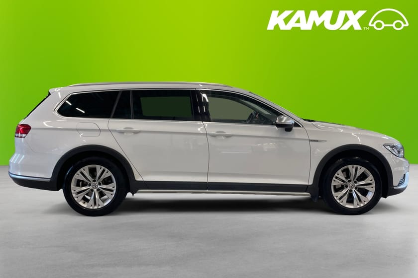 Bild 2 av Volkswagen Passat Alltrack 2.0 TDI 4M 190HK Active Info Kamera Värme Drag