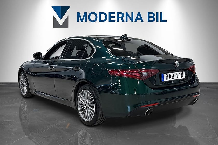 Bild 4 av Alfa Romeo Giulia 2.0 Turbo 200hk Super 16V Harman/Kardon Adaptiv CarPlay