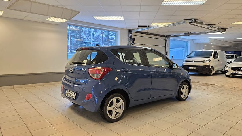 Bild 5 av Hyundai i10 1.0 ComfortPlus V-hjul M&K-värmare Nyservad Rattvärme