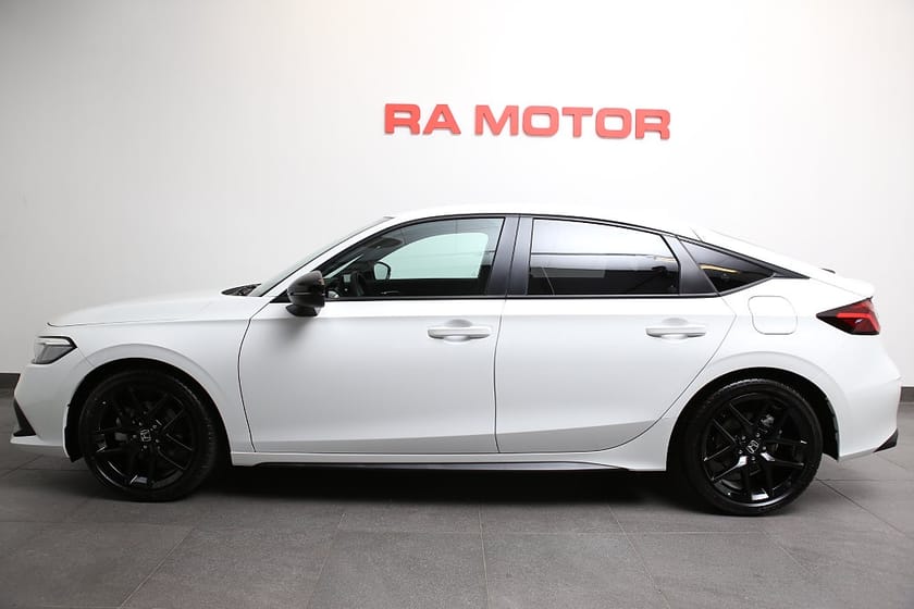 Bild 2 av Honda Civic e:HEV FullHybrid CVT Sport 184hk | DEMOBIL