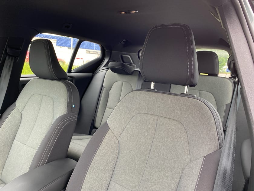 Bild 3 av Volvo XC40 B4 FWD Bensin Plus Dark