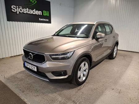 Volvo XC40 B4 Geartronic Mom Adv SE Digitala Mätare Värmare Drag