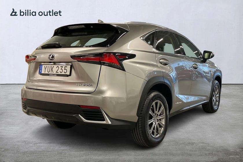 Bild 4 av Lexus NX 300h AWD 2.5 E-CVT Comfort B-kamera Adaptiv