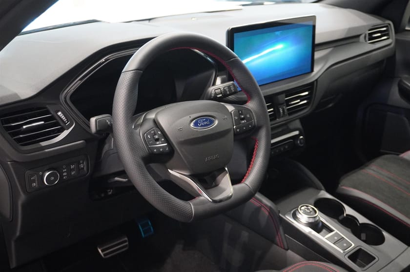 Bild 2 av Ford Kuga Plug-In Hybrid ST-Line X 2.5 FWD 243hk Black Edition CVT