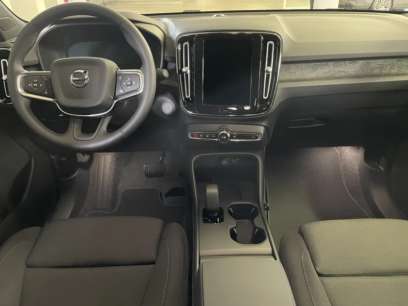Bild 11 av 16 – Volvo EX40 Single Motor Extended Range M R Plus Black SE Plus Special Edition