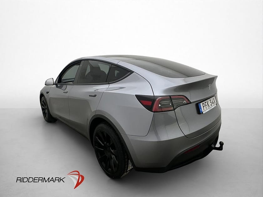 Bild 3 av Tesla Model Y Long Range AWD Svensksåld Panorama Drag